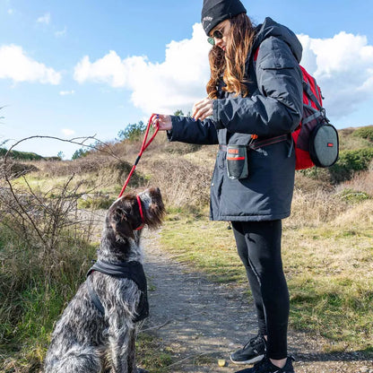 🎒 KONG Treat Bag – Godis i farten, redo på sekunden! 🍗🐾